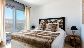 Resa estates Ibiza penthouse 3 bedrooms for sale 2021 real estate views sea Botafoch double bedroom 1.jpg